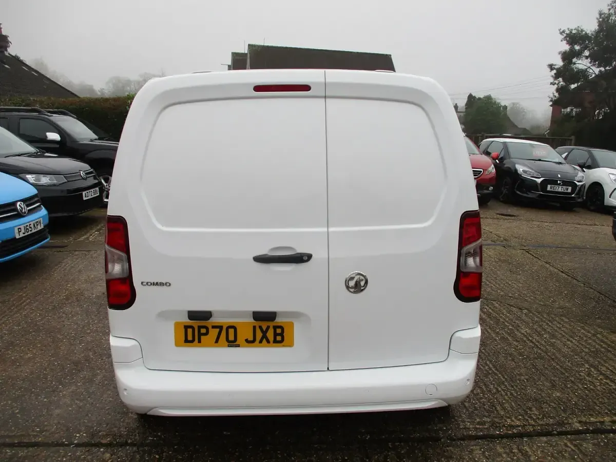 Used Vauxhall Combo Sportive 100 HP (73 kW) 2020 White MPV