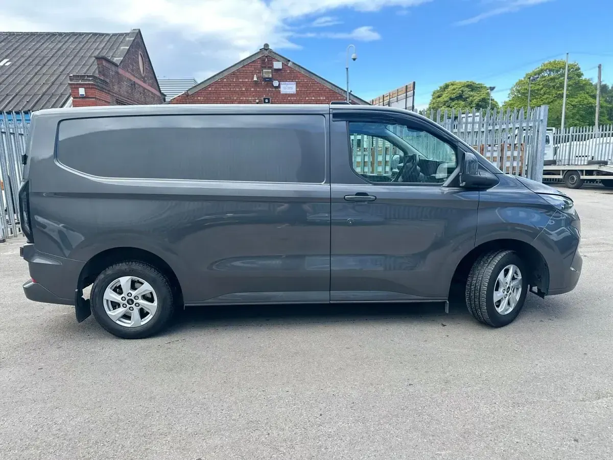 Used Ford Transit Custom Limited 136 HP (100 kW) 2024 Grey Van