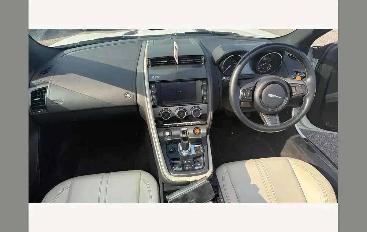 Used Jaguar F-Type S 380 HP (279 kW) 2016 White Cabriolet
