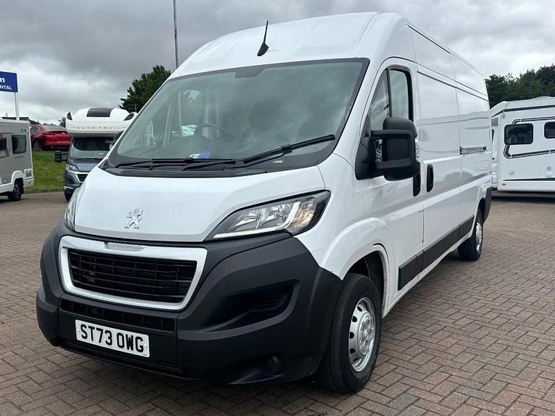 Used Peugeot Boxer Premium 140 HP (102 kW) 2023 White Van