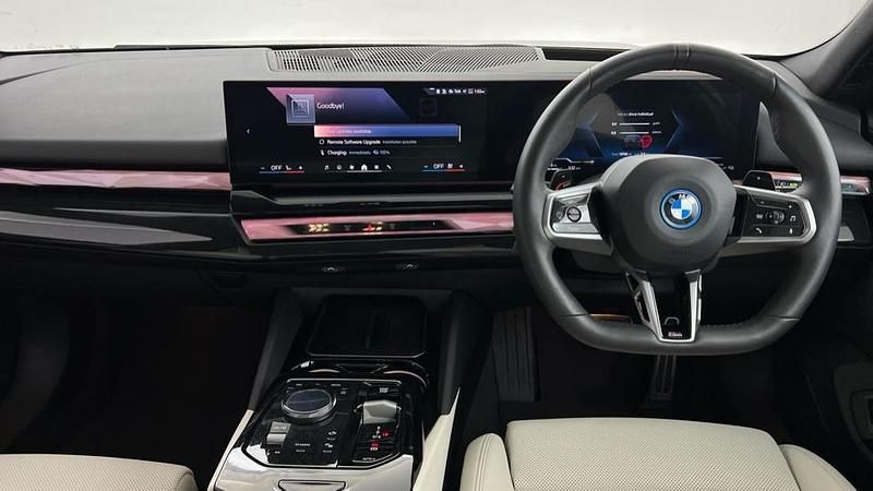 Used BMW 530e M Sport 295 HP (216 kW) 2025 Black Estate