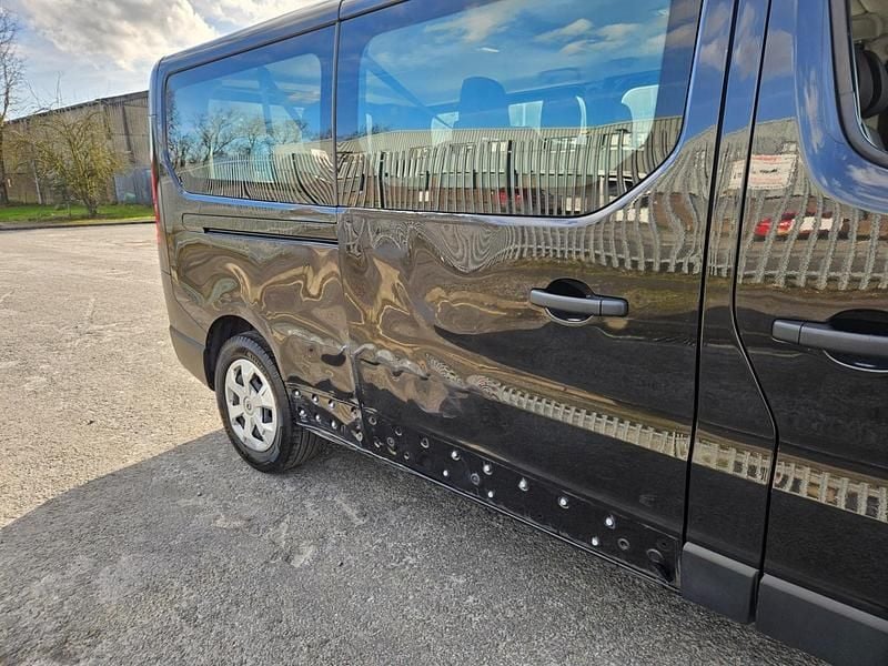 Used Renault Trafic 150 HP (110 kW) 2024 Black MPV