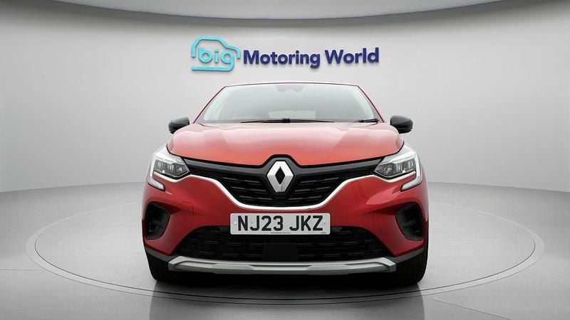 Used Renault Captur Evolution 143 HP (105 kW) 2023 Red SUV
