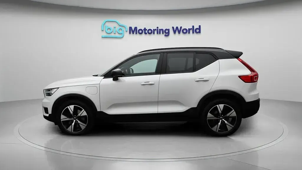 Begagnad Volvo XC40 R-Design 2022 Vit SUV