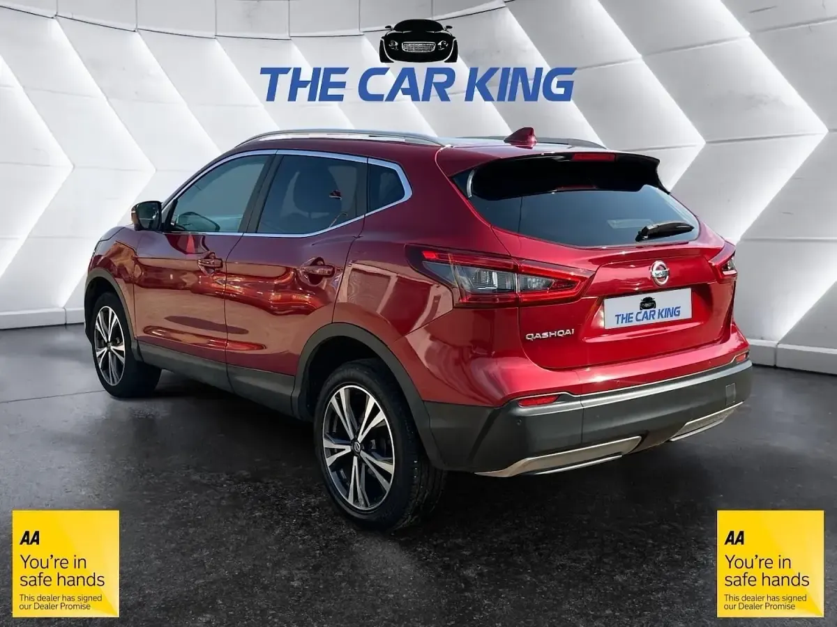 Begagnad Nissan Qashqai N-Connecta 2018 Röd SUV