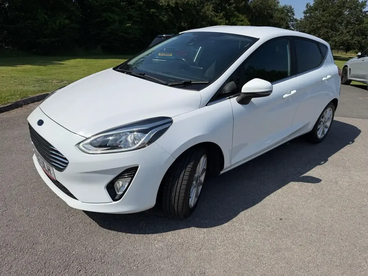 Used Ford Fiesta Titanium 2018 White Hatchback
