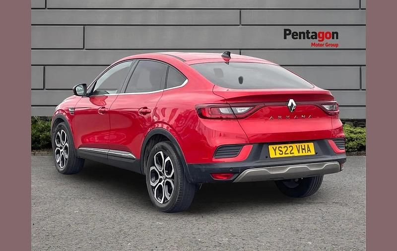Begagnad Renault Arkana Version S 138 HK (101 kW) 2022 Röd SUV