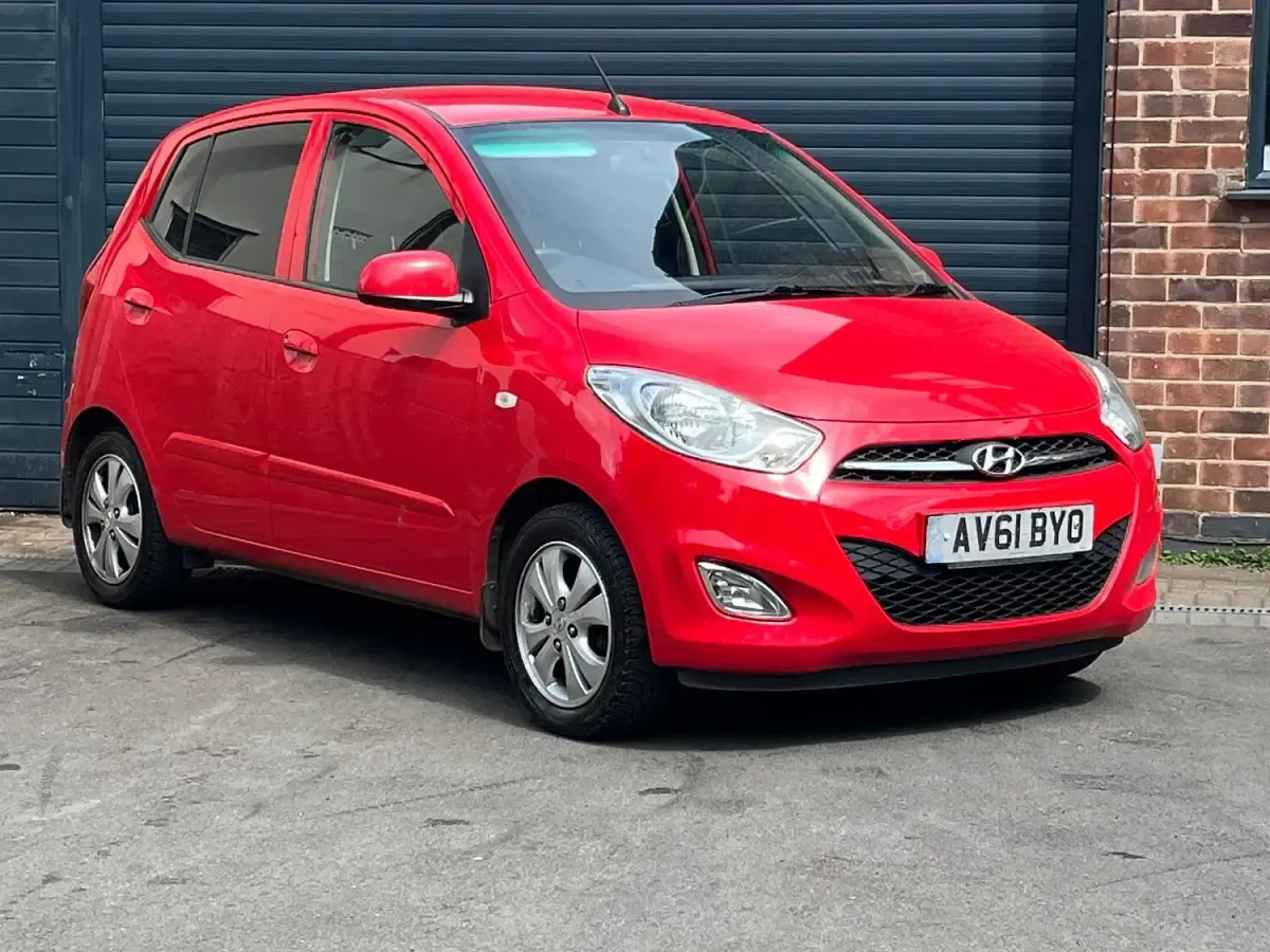 Used Hyundai i10 Active 86 HP (63 kW) 2011 Red Hatchback