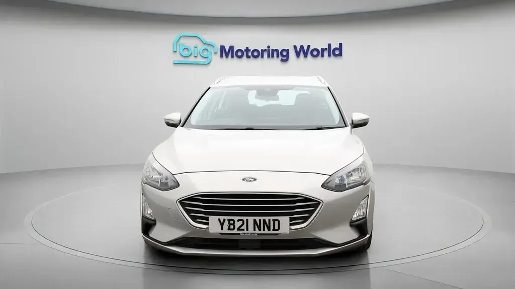 Usado Ford Focus Zetec 120 HP (88 kW) 2021 Prateado Carrinha