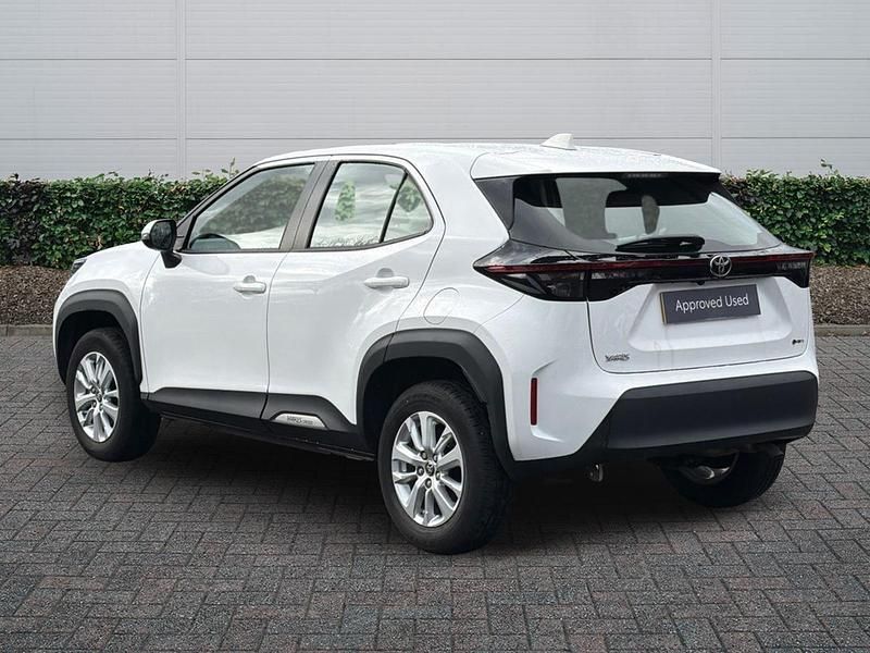 Used Toyota Yaris Hybrid 2024 White Hatchback