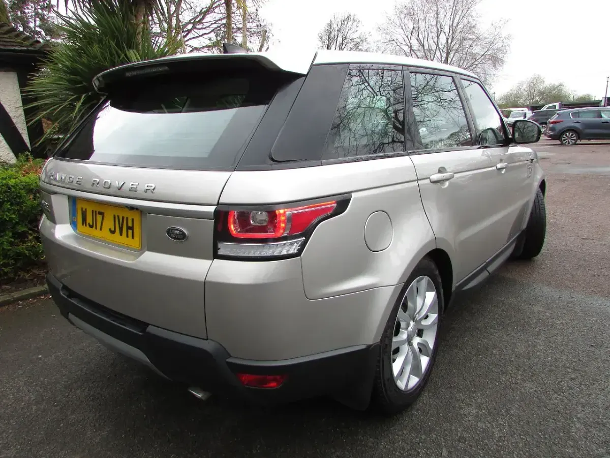 Used Land Rover Range Rover Sport HSE 306 HP (225 kW) 2017 Gold SUV