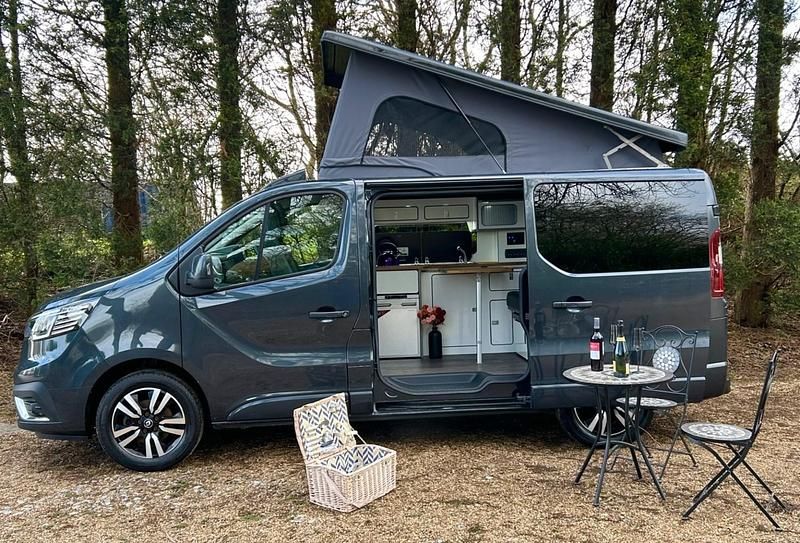 Used Renault Trafic 150 HP (110 kW) 2022 Grey MPV