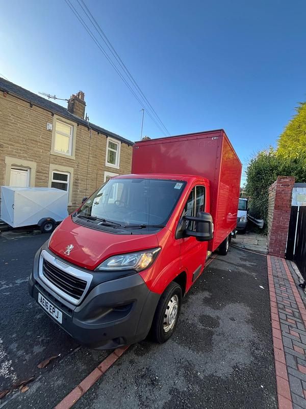 Used Peugeot Boxer 130 HP (95 kW) 2016 Red Van
