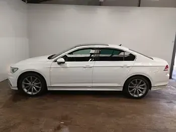 Usado VW Passat R-line 190 HP (139 kW) 2017 Branco Sedan