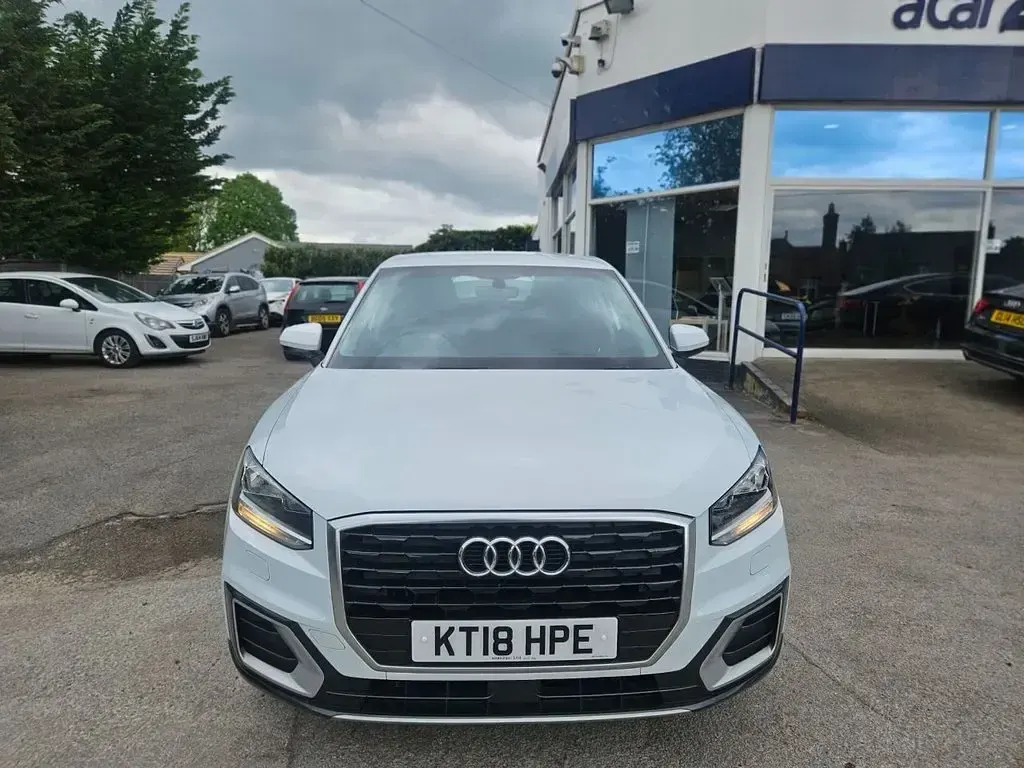 Used Audi Q2 Design 116 HP (85 kW) 2018 White SUV