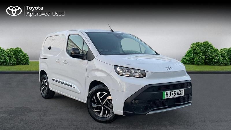 New Toyota Proace City City 100 kW (136 HP) 2025 White MPV