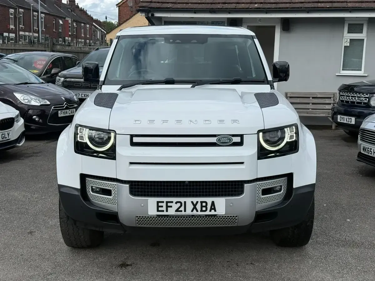 Usado Land Rover Defender 300 HP (220 kW) 2022 Branco SUV