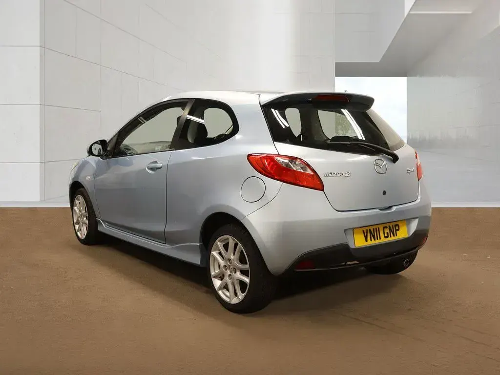 Used Mazda 2 Inclusive 102 HP (75 kW) 2011 Blue Hatchback