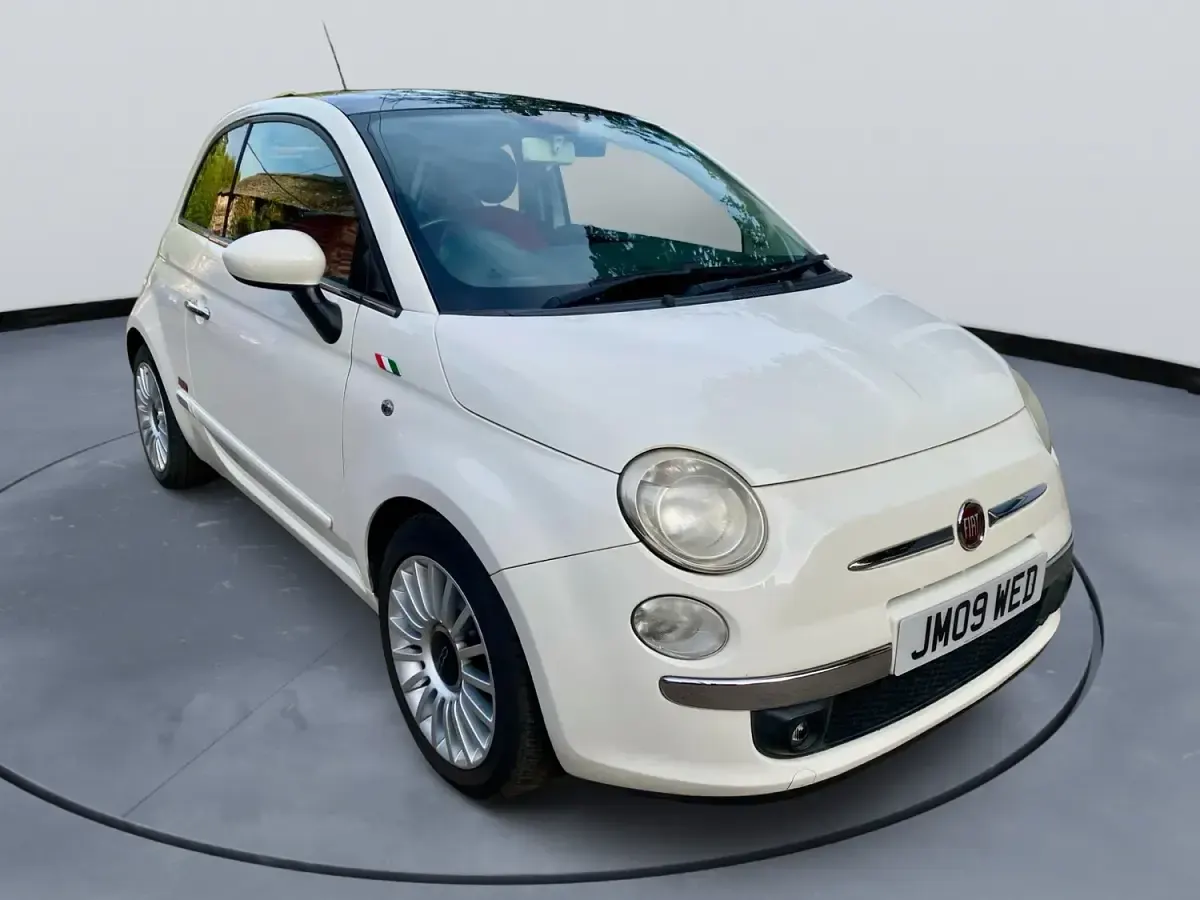 Used Fiat 500 Lounge 75 HP (55 kW) 2009 White Cabriolet