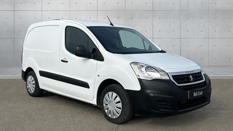White Used 2018 Peugeot Partner MPV | £6,292 (Good price) - Image 1/4