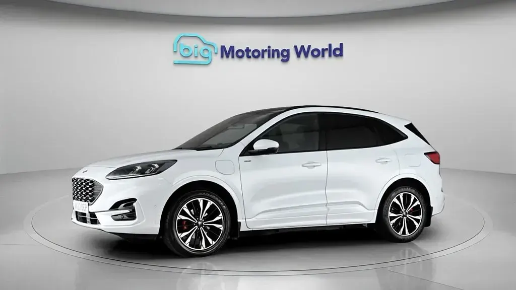 Begagnad Ford Kuga ST-Line X 225 HK (165 kW) 2023 Vit SUV