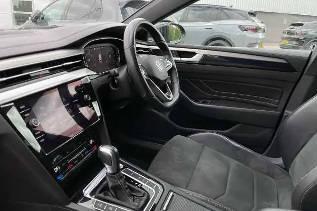 Used VW Arteon 218 HP (160 kW) 2024 Estate