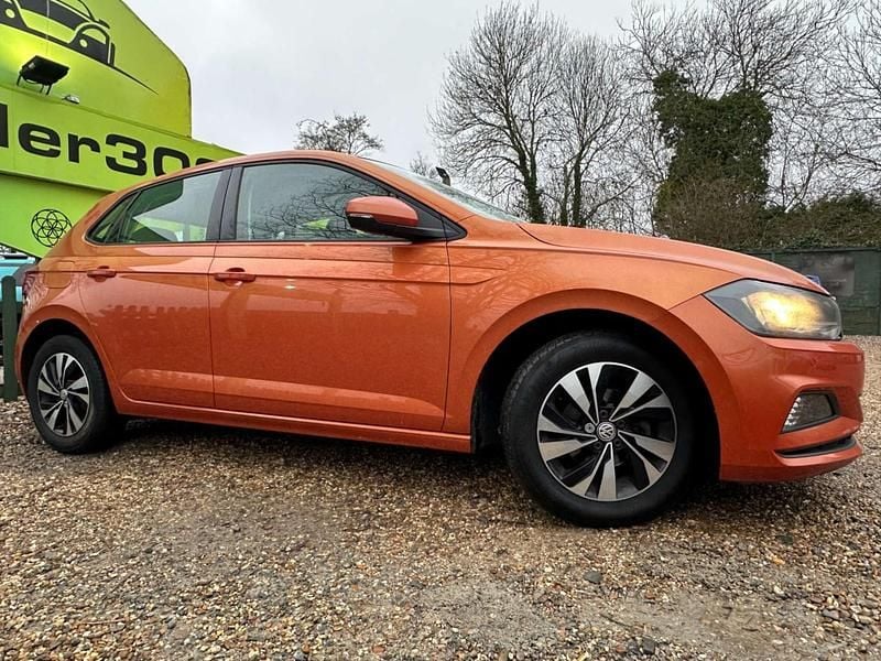 Used VW Polo SE 95 HP (69 kW) 2018 Orange Hatchback