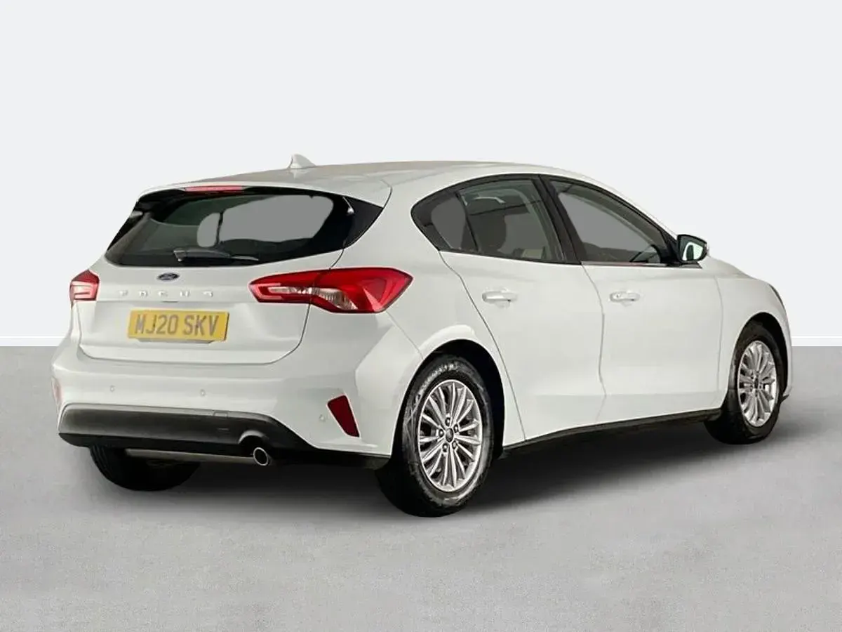 Used Ford Focus Titanium 125 HP (91 kW) 2020 White Hatchback