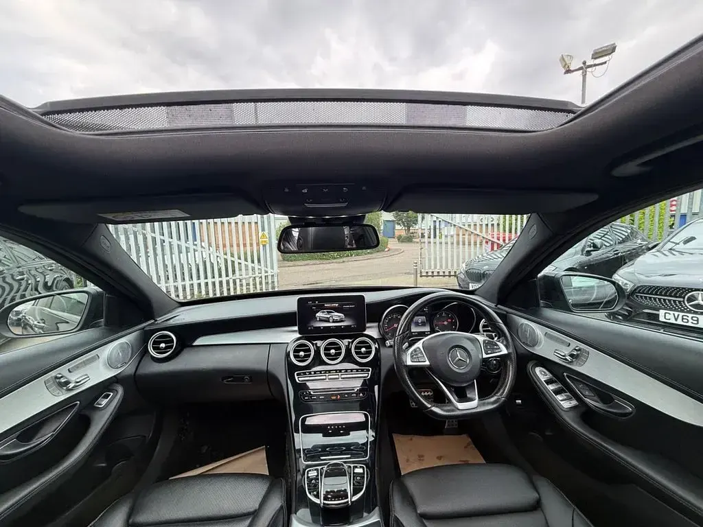 Używany Mercedes C220 AMG Line Premium Plus 170 KM (125 kW) 2015 Czarny Sedan/Limuzyna