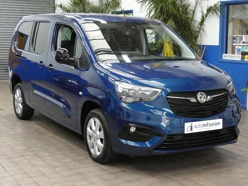 Used Vauxhall Combo S 100 HP (73 kW) 2022 Blue MPV