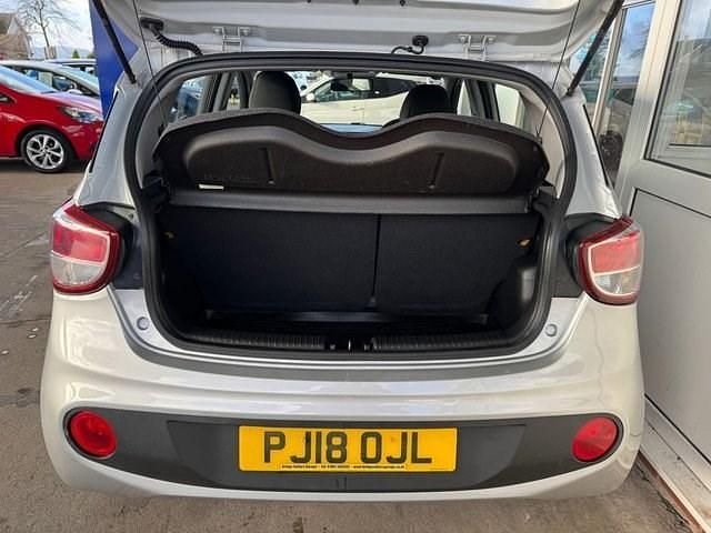 Used Hyundai i10 SE 66 HP (48 kW) 2018 Grey Hatchback