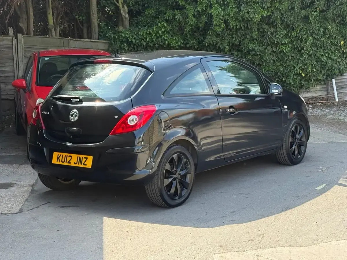 Second-hand Vauxhall Corsa Active 2012 Negru Hatchback