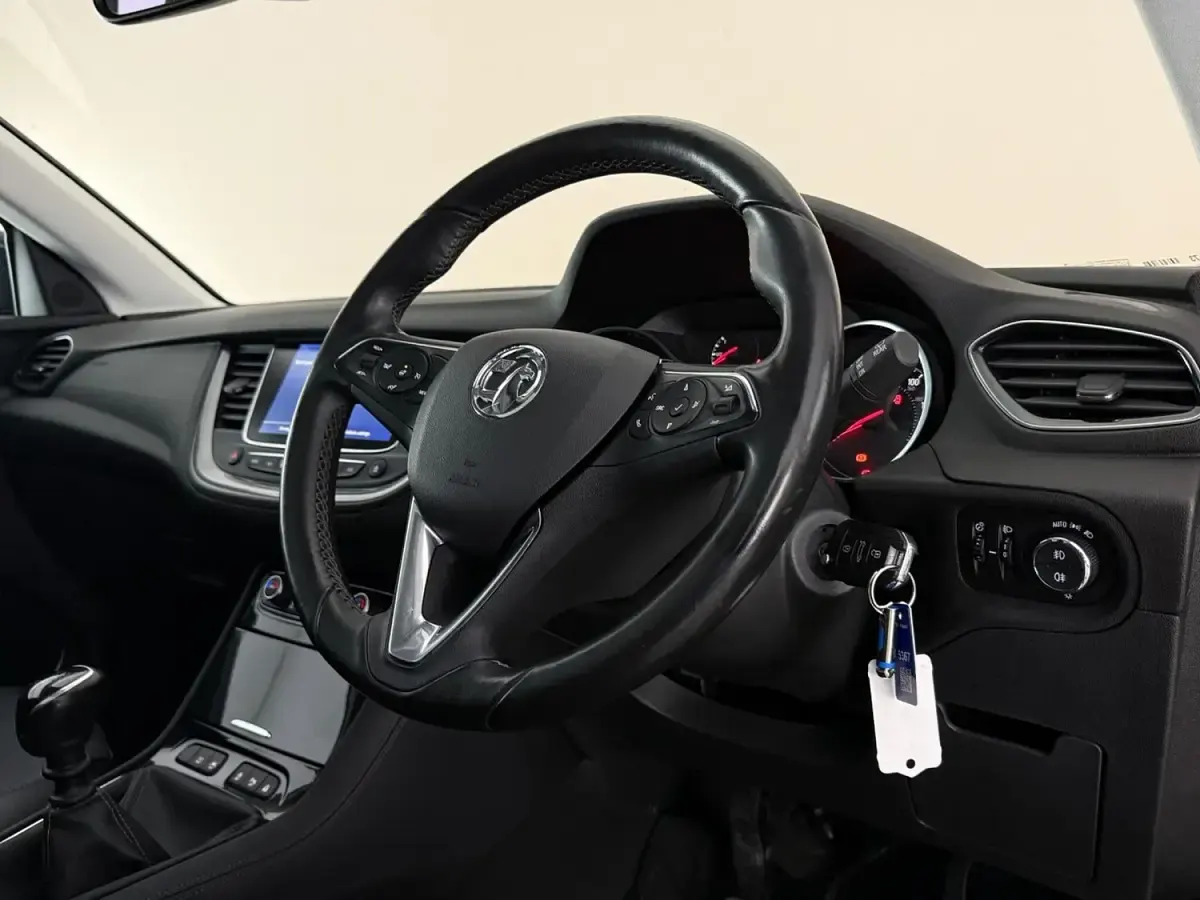 Used Vauxhall Grandland X Elite 130 HP (95 kW) 2019 Grey SUV