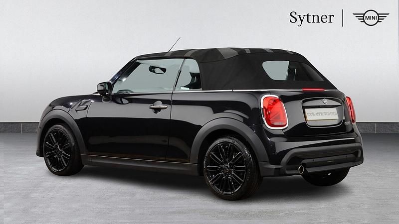 Usado Mini Cooper Exclusive 134 HP (98 kW) 2023 Preto Citadino