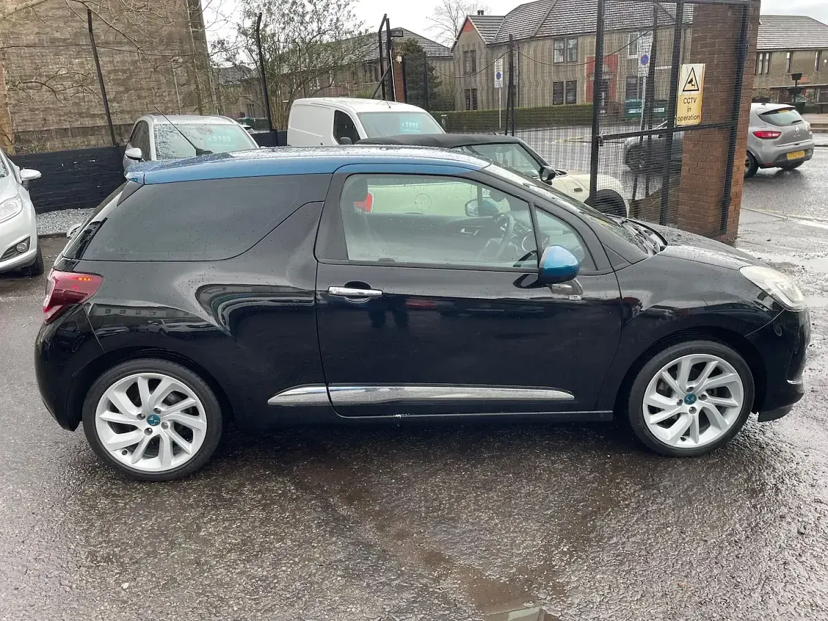 Used Citroën DS3 PureTech 110 HP (80 kW) 2015 Black Hatchback