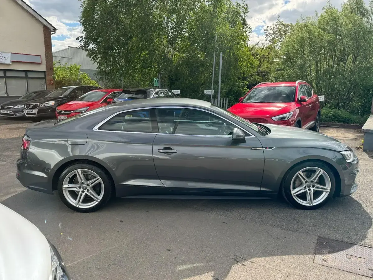 Usado Audi A5 S-Line 2017 Cinzento Coupé