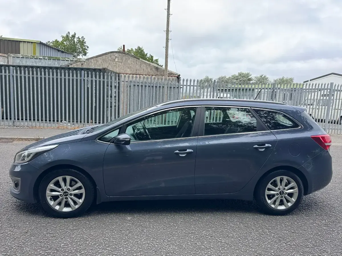 Used Kia Ceed 136 HP (100 kW) 2016 Blue Hatchback