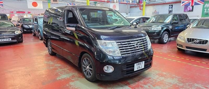 Używany Nissan Elgrand 2022 Czarny Minivan
