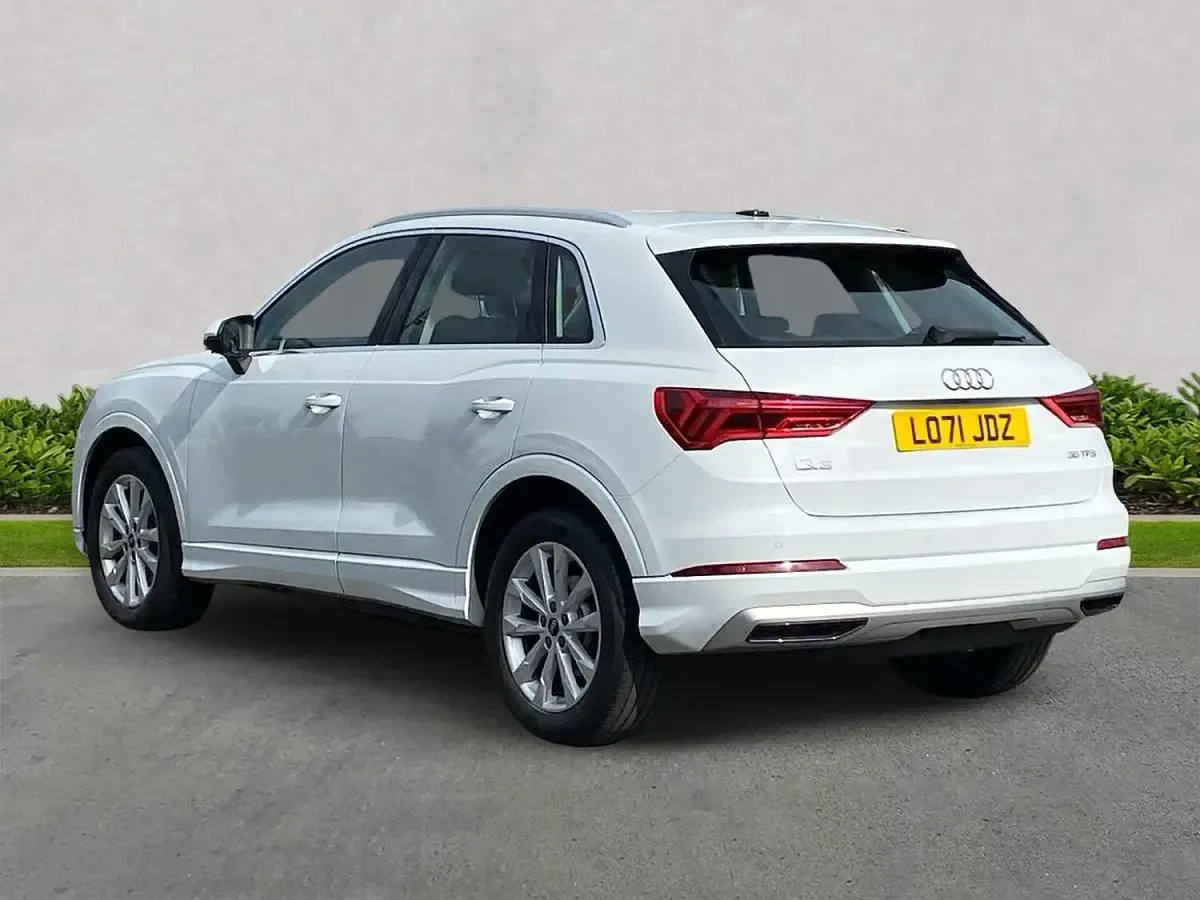 Begagnad Audi Q3 Sport 150 HK (110 kW) 2022 Vit SUV