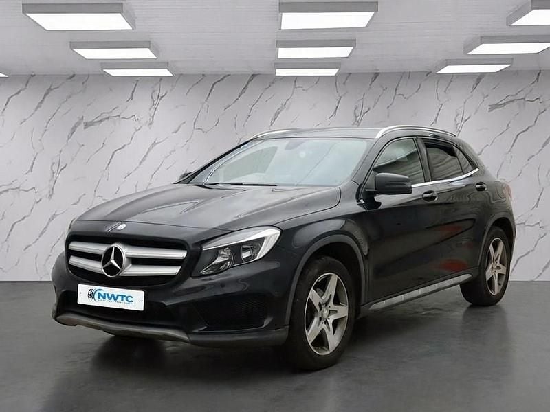 Used Mercedes GLA200 Executive 136 HP (100 kW) 2015 Black SUV
