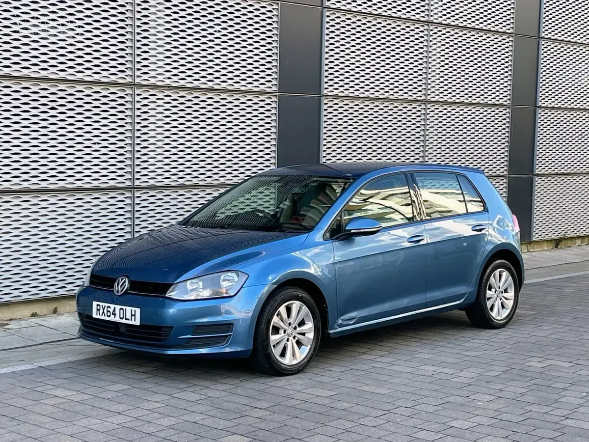 Used VW Golf VII SE 105 HP (77 kW) 2014 Blue Hatchback