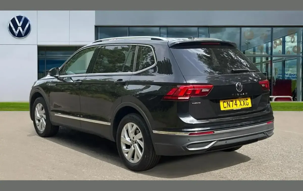 Used VW Tiguan Allspace Life 150 HP (110 kW) 2024 Black SUV