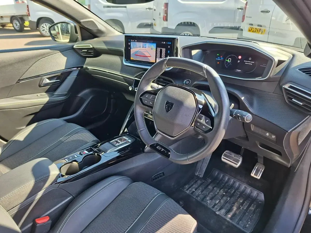 Second-hand Peugeot e-208 GT 100 kW (136 CP) 2024 Negru Hatchback