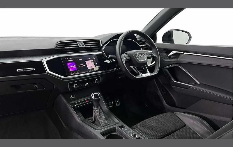 Used Audi Q3 Black Edition 150 HP (110 kW) 2023 White SUV