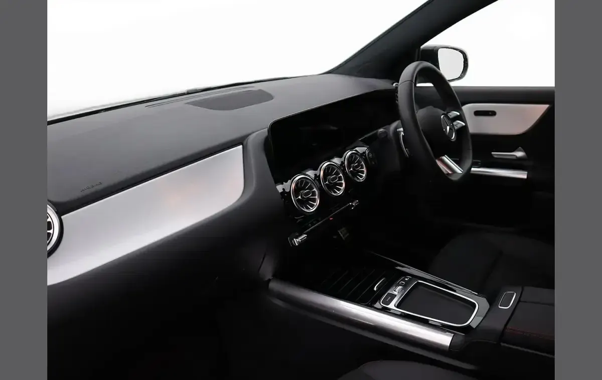 Used Mercedes GLA220 Executive 190 HP (139 kW) 2025 Black SUV