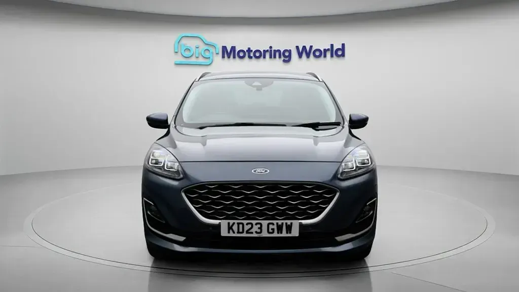 Usado Ford Kuga Vignale 190 HP (139 kW) 2023 Azul SUV