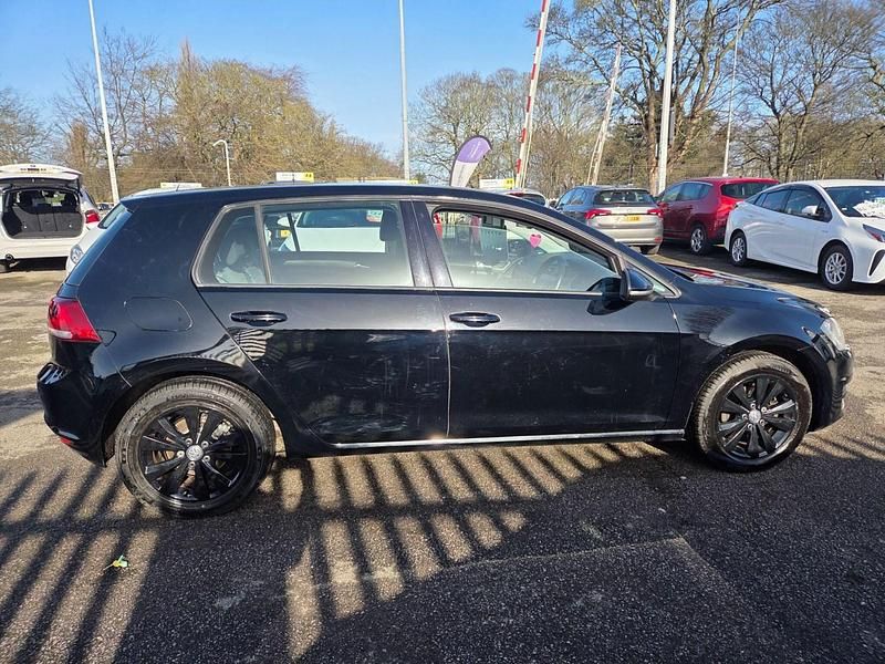Used VW Golf VII SE 105 HP (77 kW) 2014 Black Hatchback