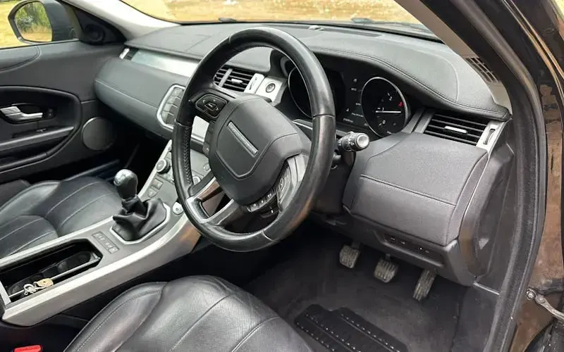 Used Land Rover Range Rover evoque SE 179 HP (131 kW) 2018 Black SUV
