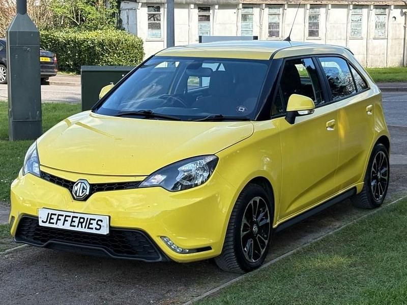 Used MG MG3 2015 Yellow Hatchback