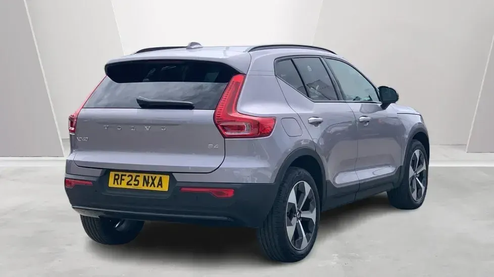 Used Volvo XC40 Plus 194 HP (142 kW) 2025 Silver SUV